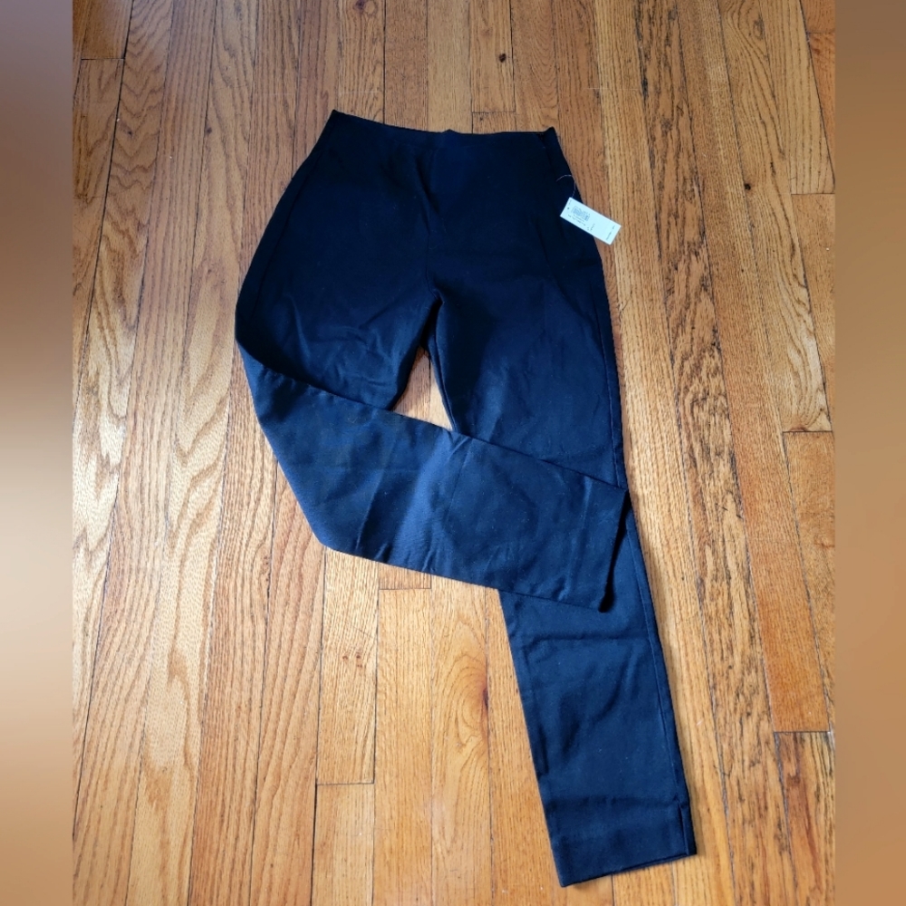 Black High-Waisted Slim Fit Straight Leg Pant Size 0 Petite Old Navy NWT